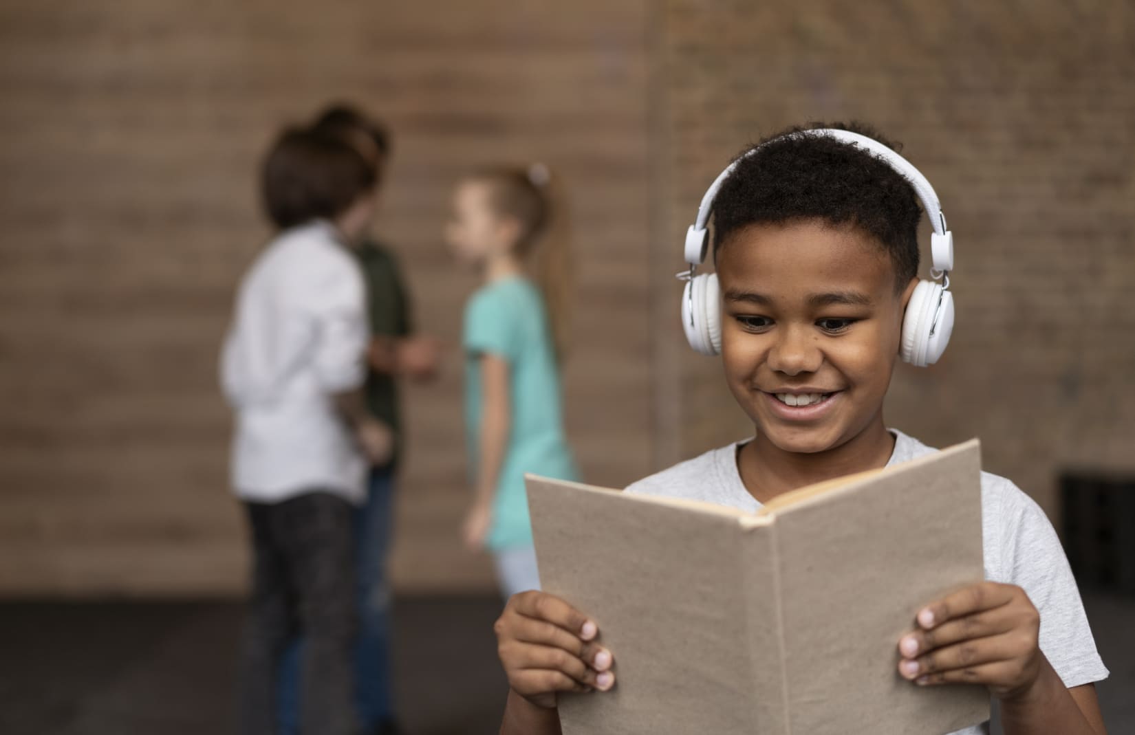 medium-shot-boy-reading-book
